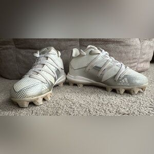 Unisex boys girls white adidas tball baseball cleats, size 11